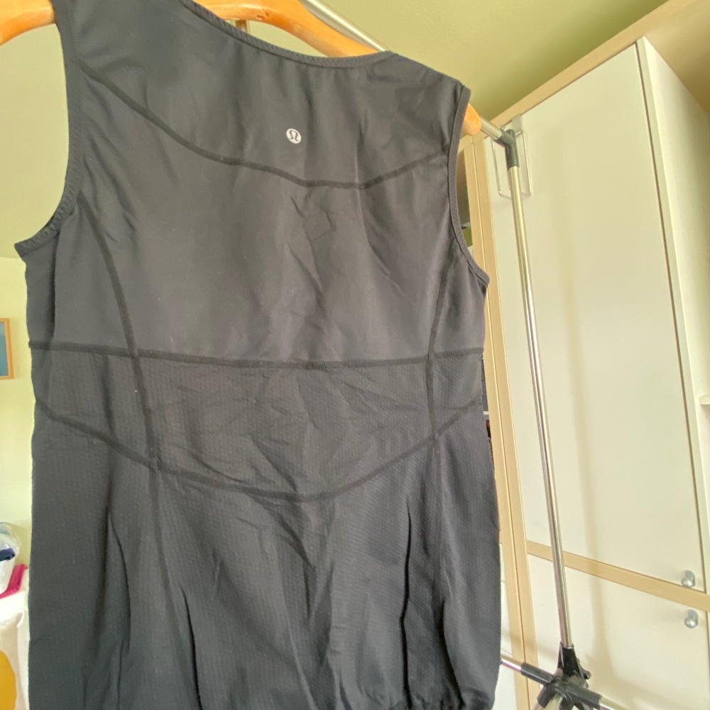 Lululemon workout tank